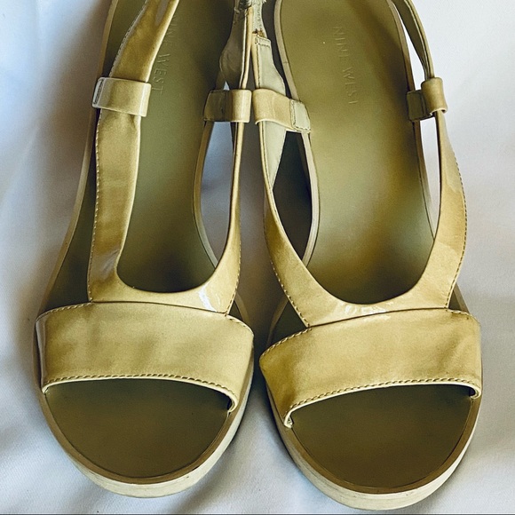 ⭐️SALE⭐️Nine West patent leather wedge sandals - Picture 6 of 6